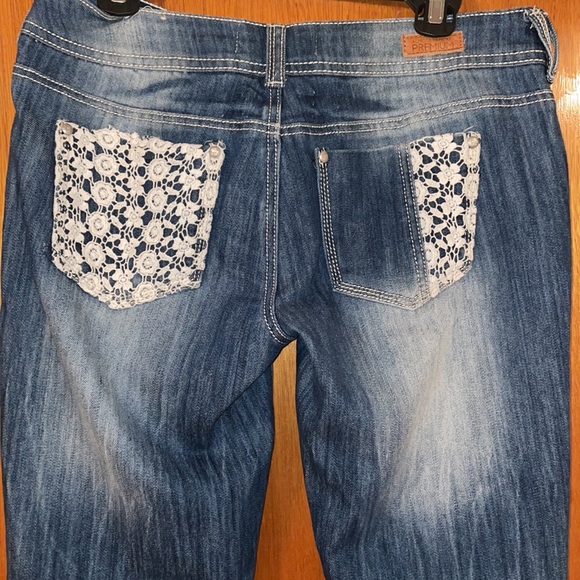 Almost Famous Premium Jeans - Picture 2 of 2